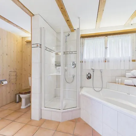 Guardian Gate * Iseltwald